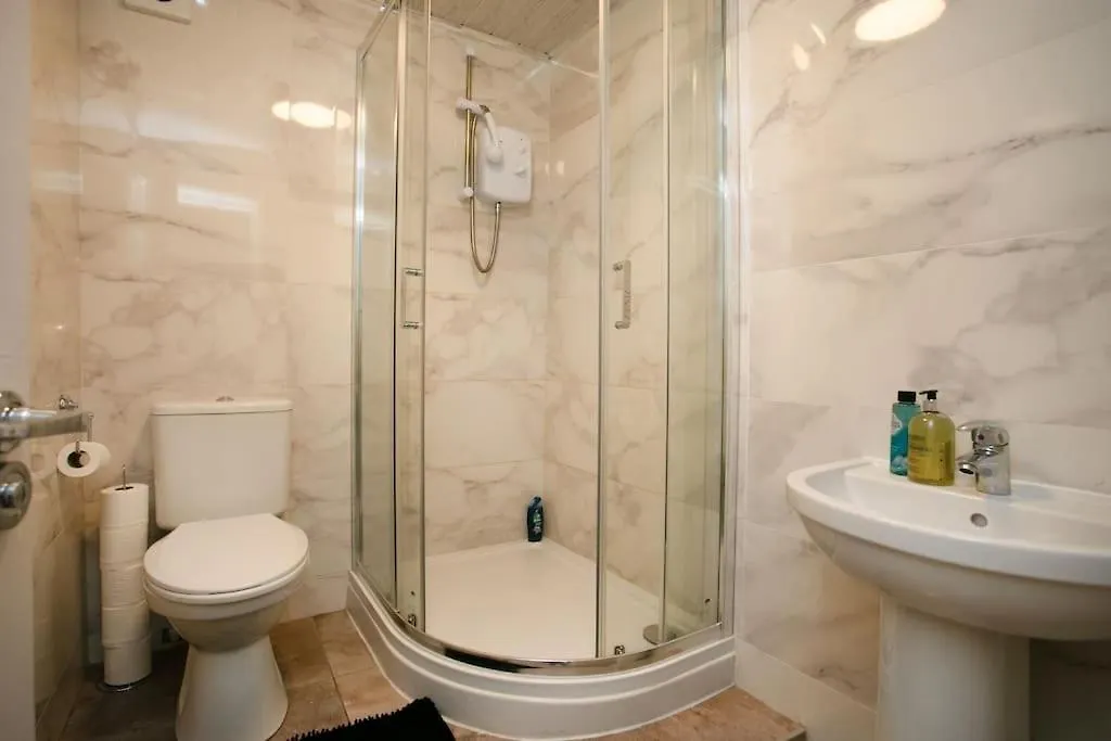 Vila 3 Bed Perfect For Contractors! Long Term Discount! Sheffield 0*,  Velká Británie